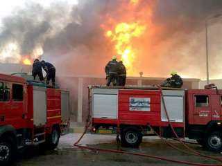 6 سيارات إطفاء للسيطرة على حريق مصنع  بأبو زعبل