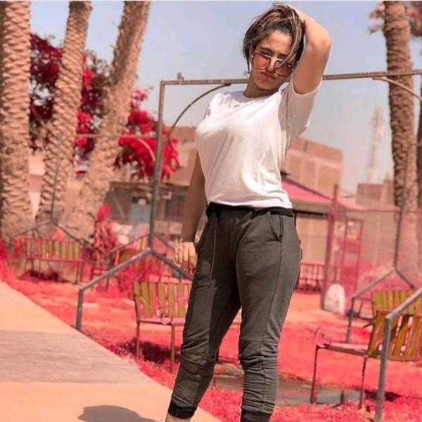 على خطى حنين حسام ومودة الأدهم.. فيديوهات خادشة وممارسة الرزيلة للتيك توكر موكا حجازي