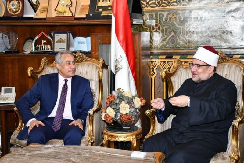 وزير الأوقاف ووزير القوى العاملة