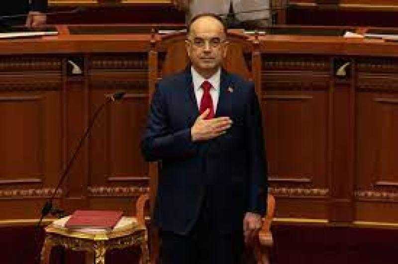 رئيس ألبانيا: رئيس أذربيجان الراحل حيدر علييف كان زعيما وملهما لبلاده والمنطقة
