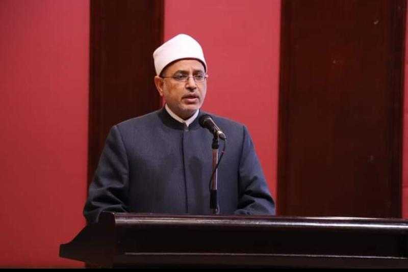 رئيس جامعة الأزهر: وسائل التواصل الاجتماعي تَقْطَعُ الأرحام وتُفْسِدُ الأخلاق
