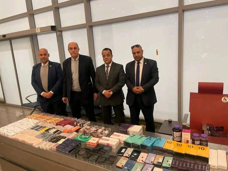 مطار القاهرة