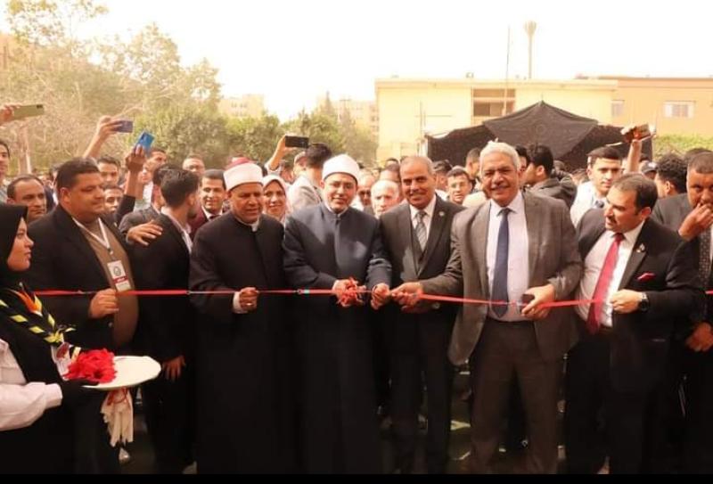 رئيس جامعة الأزهر خلال الافتتاح