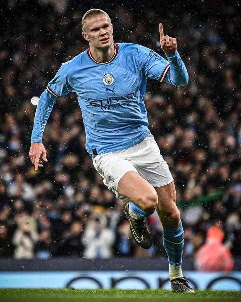 «ميجا هالاند» يحرز خماسية في مرمى لايبزيج بدوري أبطال أوروبا