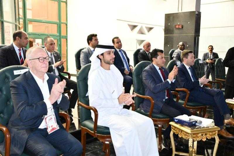 وزير الرياضة ورئيس الاتحاد الدولي يفتتحان كأس العالم لدراجات المضمار