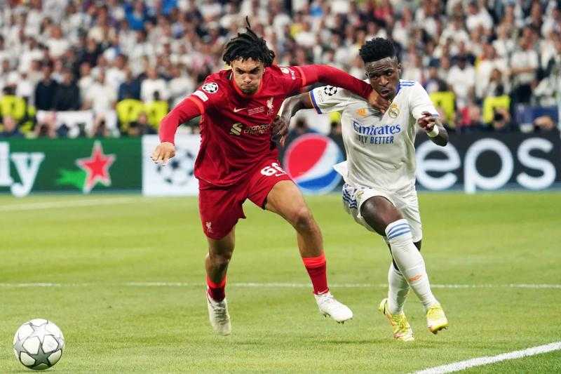 ريال مدريد ضد ليفربول.. شوط أول سلبي بين الفريقين