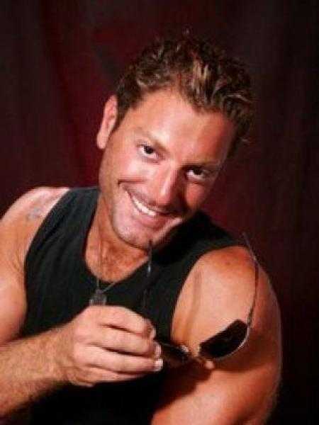 تامر هجرس.. بنتشغل عمل واحد وبنعيش بفلوسه طول السنة