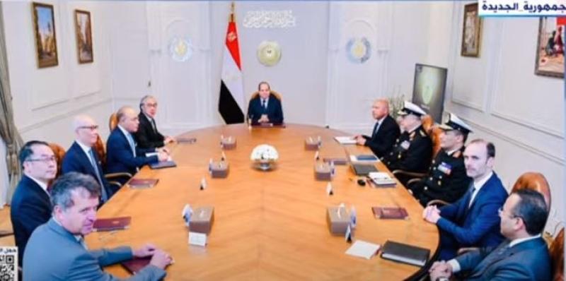 السيسي يستقبل رؤساء كبرى الشركات العالمية في إدارة الخطوط الملاحية