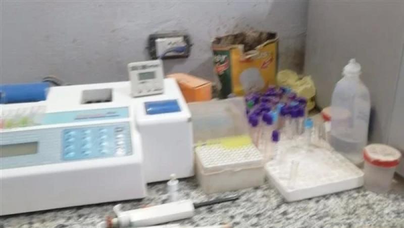 ضبط مجمع عيادات غير مرخص