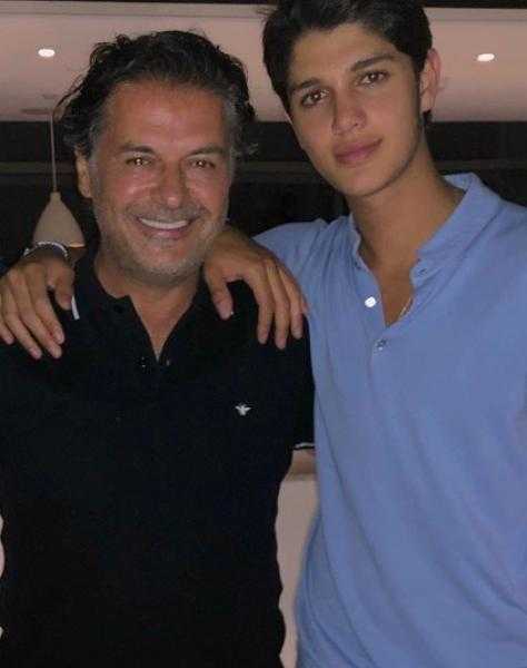 بمظهر نسائي .. نجل راغب علامة يثير الجدل على السوشيال ميديا