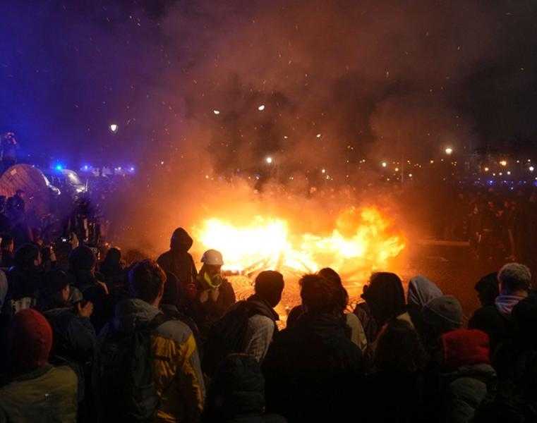 أدت لإغلاق الطرق.. مظاهرات فرنسية مناهضة لإصلاح نظام التقاعد