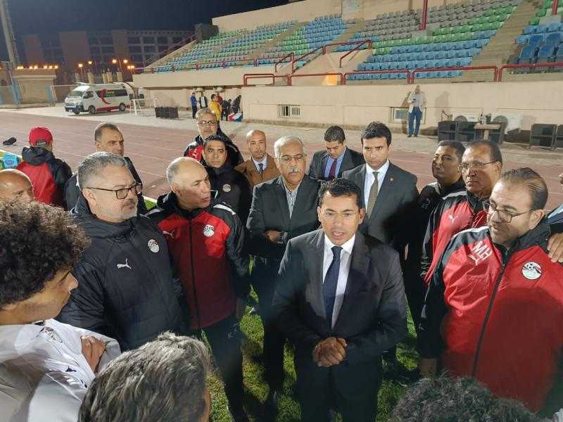 وزير الرياضة يؤازر المنتخب الأوليمبي بمعسكره قبل مباراته المرتقبة أمام زامبيا