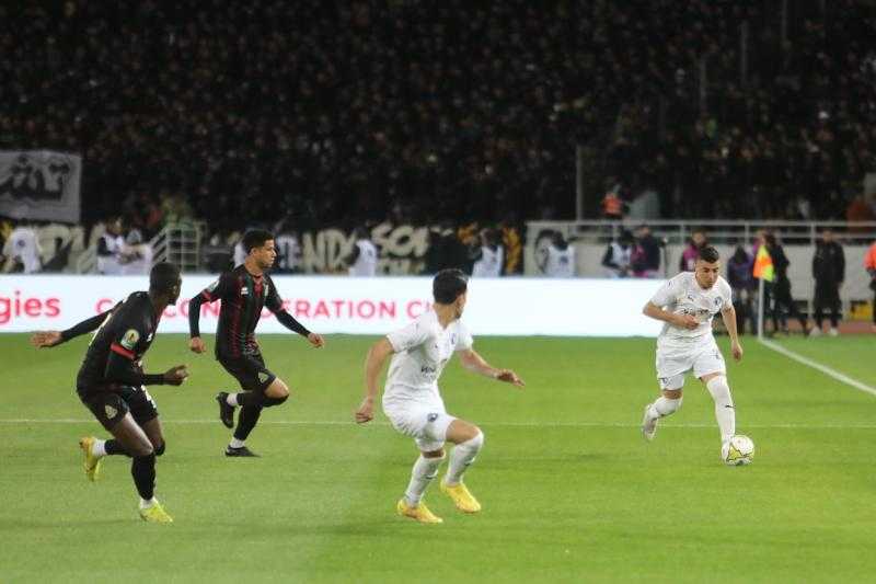 الشوط الأول.. التعادل السلبي يسيطر على مباراة بيراميدز والجيش الملكي