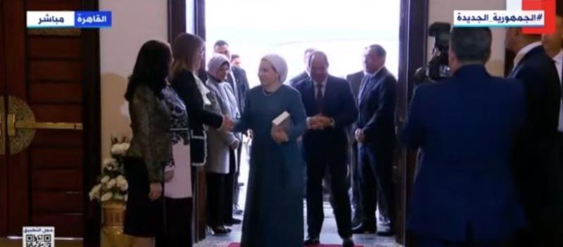 بث مباشر.. السيسي وقرينته يشهدان اليوم احتفالية المرأة المصرية والأم المثالية لعام 2023
