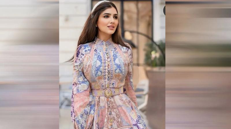 سعر فستان مي عمر يثير الجدل على السوشيال ميديا