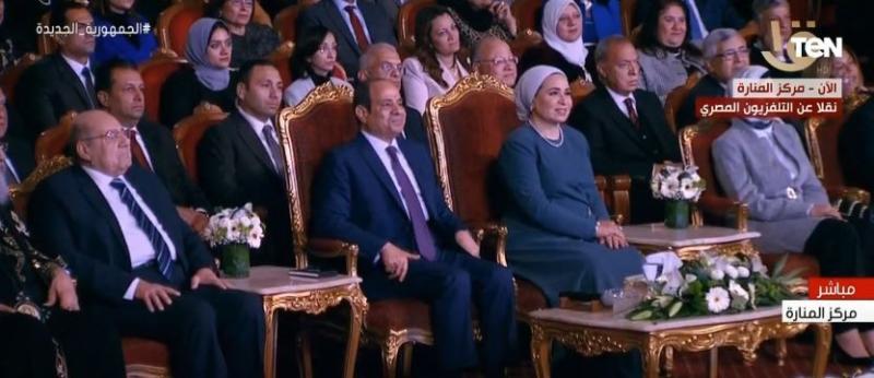 شاهد.. سعادة الرئيس وقرينته بعزف الفنانة نسمة عبد العزيز «فيديو»