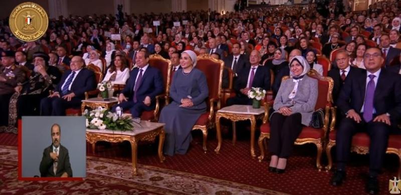 السيسي يشاهد فيلما تسجيليا بعنوان «كلام من القلب» عن تضحيات المرأة المصرية