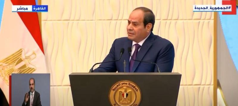 السيسي: المرأة المصرية قدمت الشهيد فداء للوطن