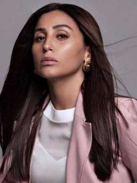 دينا الشربيني تخطف الأنظار بلوك جديد