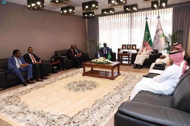 الرئيس التنفيذي للصندوق السعودي للتنمية يستقبل وفدًا من الصومال