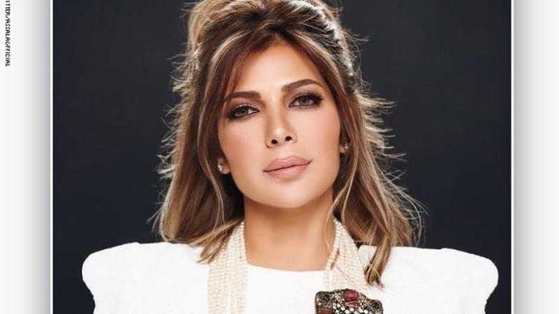 بإطلالة رومانسية.. أصالة تتغزل بزوجها في أحدث ظهور