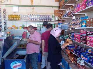 حملات تفتيشية على المحلات التجارية بالقصير بالبحر الأحمر