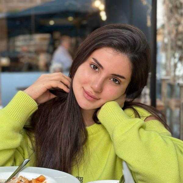 بمكياج هادئ.. هدى الإتربي بإطلالة ساحرة