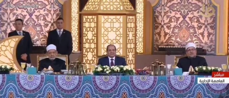 شاهد.. الفعاليات الكاملة لمشاركة السيسي في مائدة السحور مع العاملين بالعاصمة الإدارية الجديدة