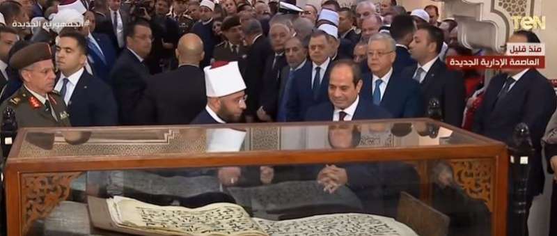 السيسي في جولة بدار القرآن الكريم