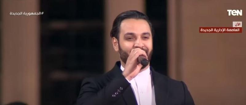 مصطفى ذكري أحد نجوم الدوم يبدع في ابتهال ”لأجل النبي” أمام السيسي.. «فيديو»