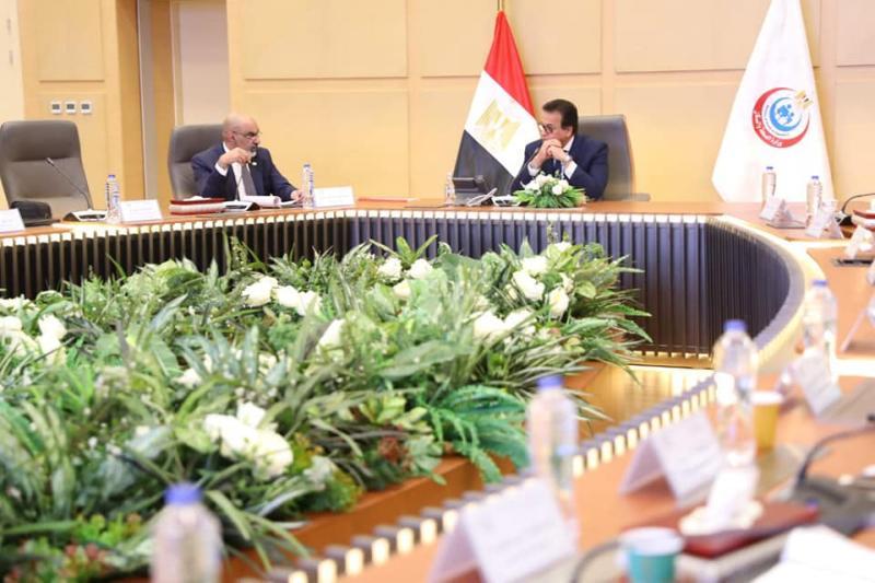 خلال الاجتماع 