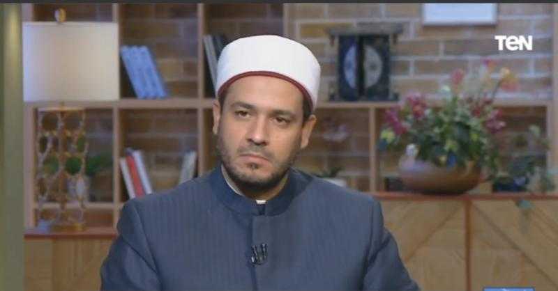 هل يجوز للزوج منع زوجته من زيارة أهلها؟.. أزهري يُجيب