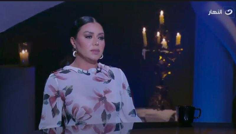 «أنا مش من جمهورها ولا عمري هبقى منه».. رانيا يوسف تفتح النار على نادية الجندي