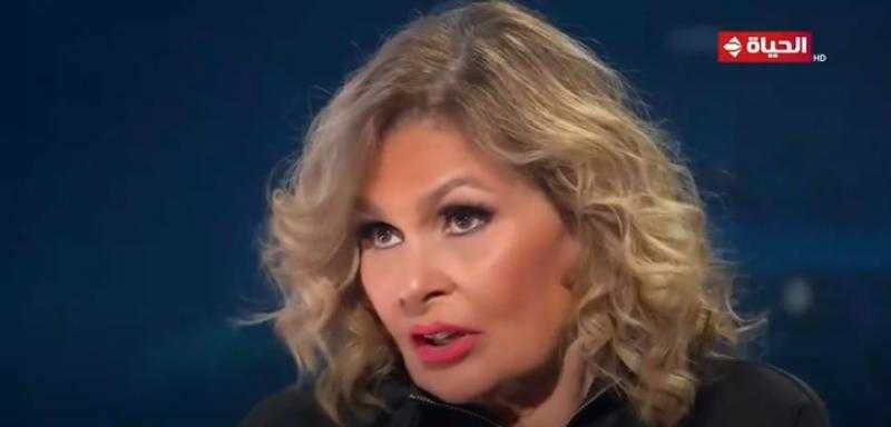 «اخترت غلط».. يسرا تكشف حقيقة تبرأها من والدها بسبب قسوته - فيديو