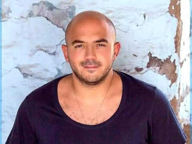 «أهان قدسية المكان».. انتقادات لإعلان محمود العسيلي بعد غنائه على جبل موسى