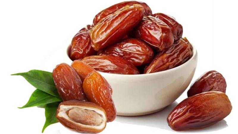 أخصائي تغذية تكشف المفعول السحري للتمر في وجبة الإفطار - فيديو