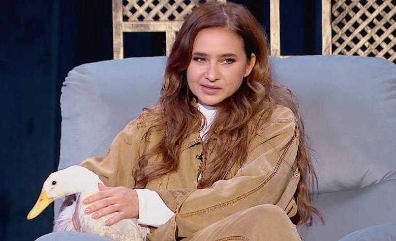 نيللي كريم: «أقبل أصرف على جوزي لو هيطبخ ويربي العيال»