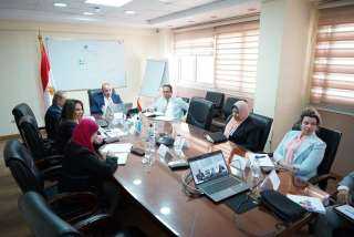 نائب وزيرة التخطيط يناقش الخطة الاستثمارية لوزارة الاتصالات وتكنولوجيا المعلومات للعام المالي 23/2024