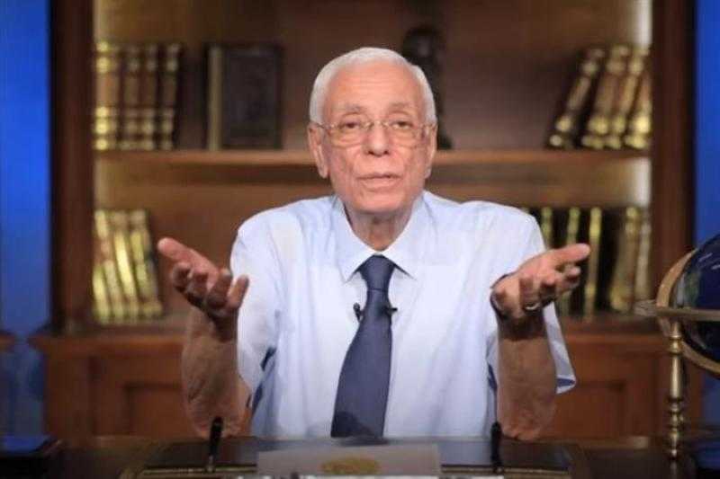 حسام موافي يكشف مخاطر الإسراف في الطعام على الصحة.. فيديو