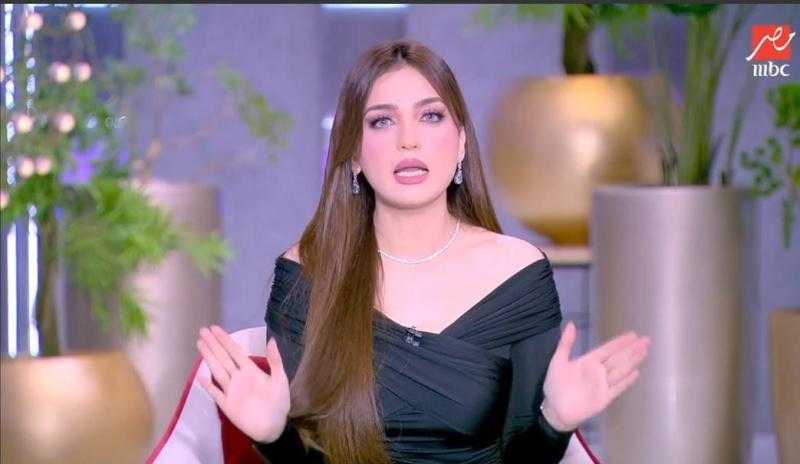 بالدليل.. ياسمين عز: إحنا حلوين من الله مش بتوع عمليات تجميل