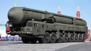 ما حجم الترسانة النووية الروسية ومَن يسيطر عليها؟