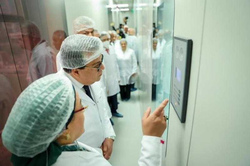 بالصور.. «الصحة» تبدأ في إنتاج 100 مليون جرعة من لقاحات «الكبدي بي والخماسي»