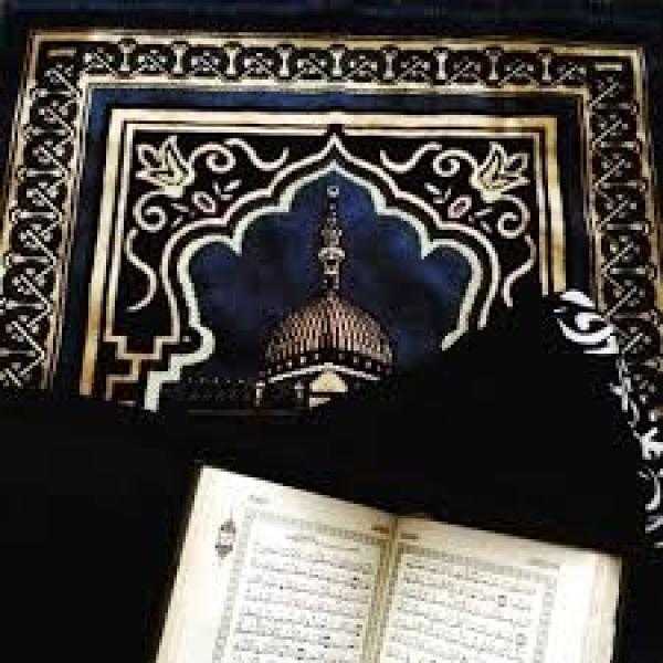 المفتي يوضح حكم قراءة الحائض للقرآن ومس المصحف