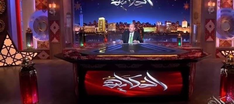 عمرو أديب: «إيه المشكلة لما حسين فهمي يعمل إعلانات بوكسرات».. فيديو