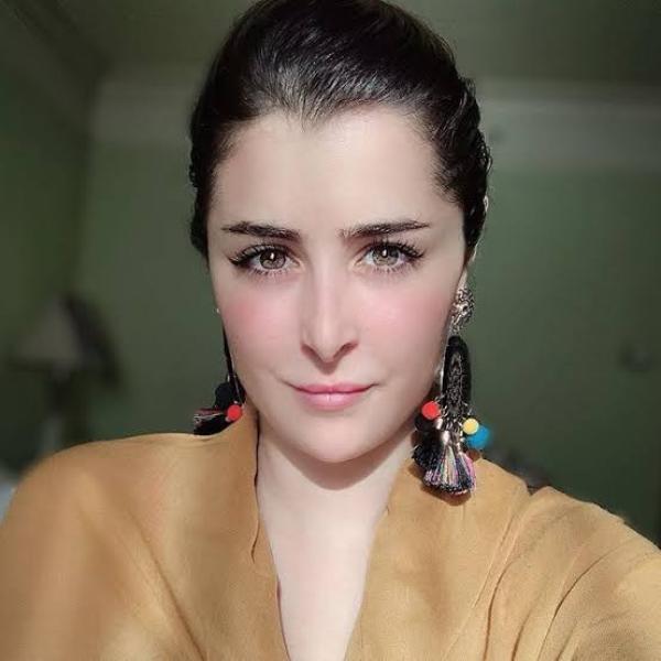 بهاء الدين محمد: بحب ملامح وجه عائشة بن أحمد