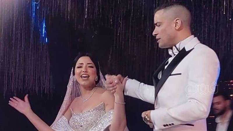 حسن شاكوش يترك زوجته فى شهر العسل بسبب الحواوشى