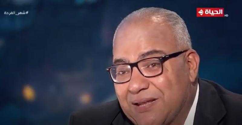 شاهد.. بيومي فؤادي يجهش بالبكاء عند الحديث عن والدته