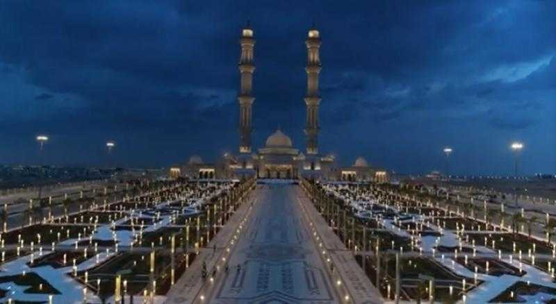 «تحفة فنية ومعمارية».. مشاهد تُعرض أول مرة داخل مسجد مصر الكبير  - فيديو