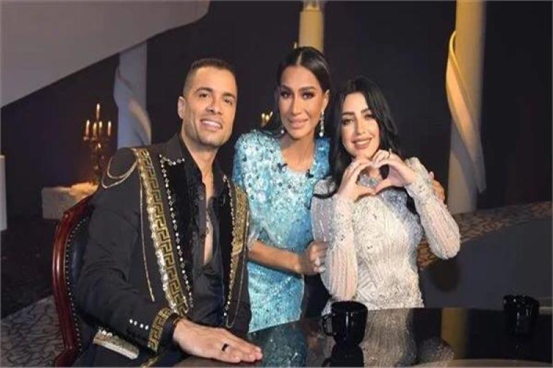 بسمة وهبة وحسن شاكوش وزوجته 