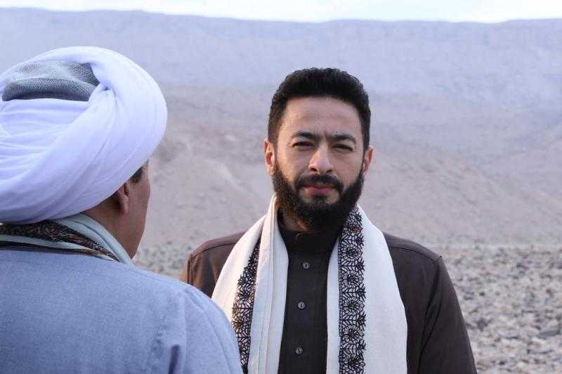 المداح 3 الحلقة 8.. حمادة هلال يصل إلى أول خطوة في حل لغز الجن ولوسي تواصل مطاردته